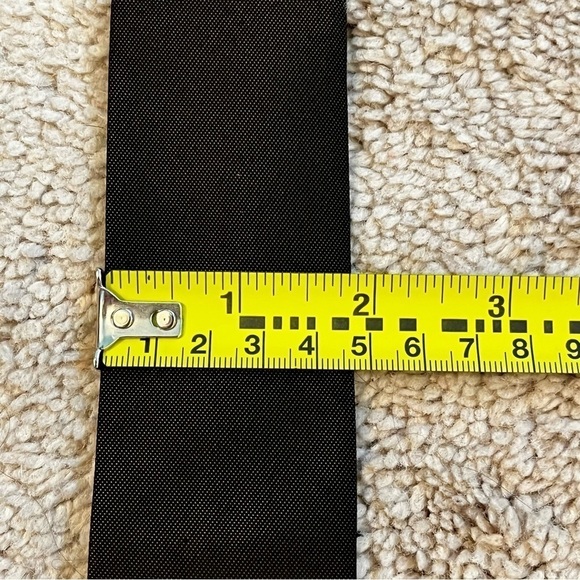 Vintage Wembley Skinny Tie Dacron Polyester Lion Crest Shield  Brown Preppy - Picture 4 of 6